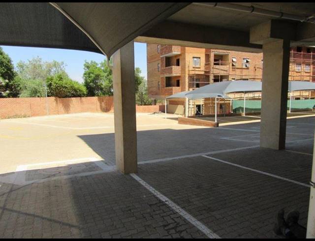2 BEDROOM PROPERTY TO RENT IN DIE HOEWES